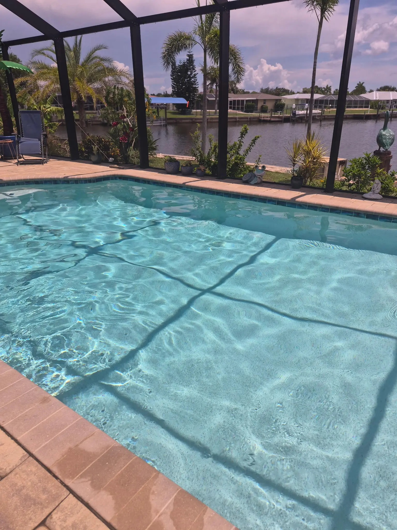 PORT CHARLOTTE, FL Pool Cleaning, Clean Blue Pool water